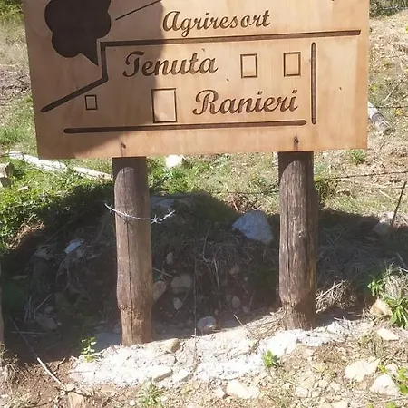 Agriresort Tenuta Ranieri Alloggio per agriturismo Camigliatello Silano